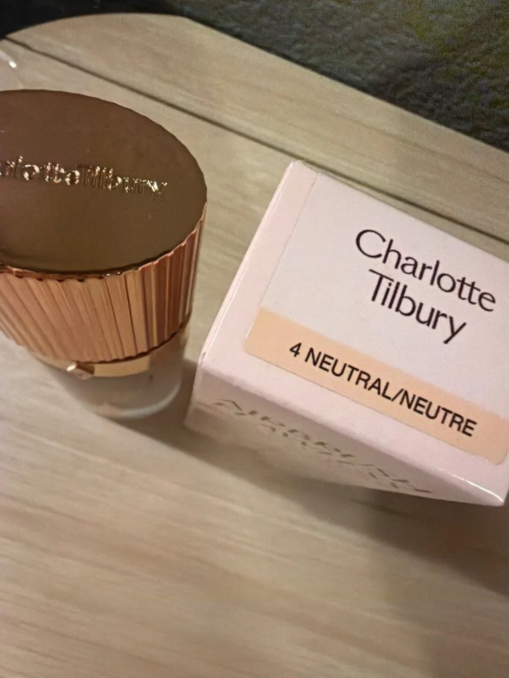 Charlotte Tilbury 4 Neutral Airbrush All Day Flawless Foundation 10 fl. oz